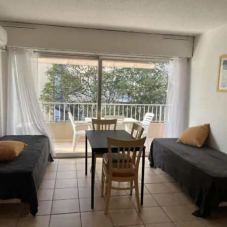 Climatise Proche Et Commerces, Balcon, Parking, Linge Et Wifi Disponibles - Fr-1-466a-40 Сен-Рафаэль