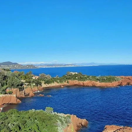 Climatise Proche Et Commerces, Balcon, Parking, Linge Et Wifi Disponibles - Fr-1-466a-40 * Saint-Raphael (Var)