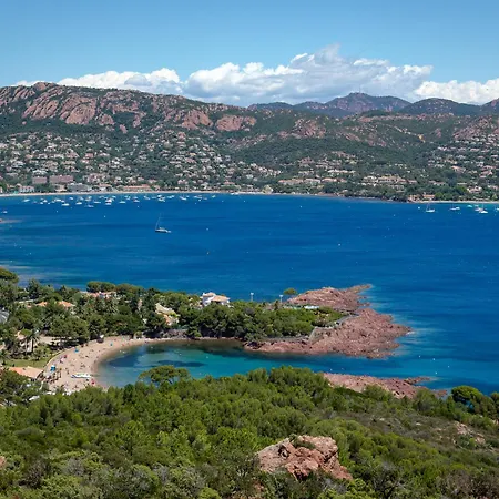 Climatise Proche Et Commerces, Balcon, Parking, Linge Et Wifi Disponibles - Fr-1-466a-40 Apartment Saint-Raphael (Var)